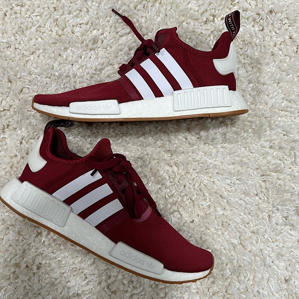 Adidas NMD R1 collegiate burgundy new
